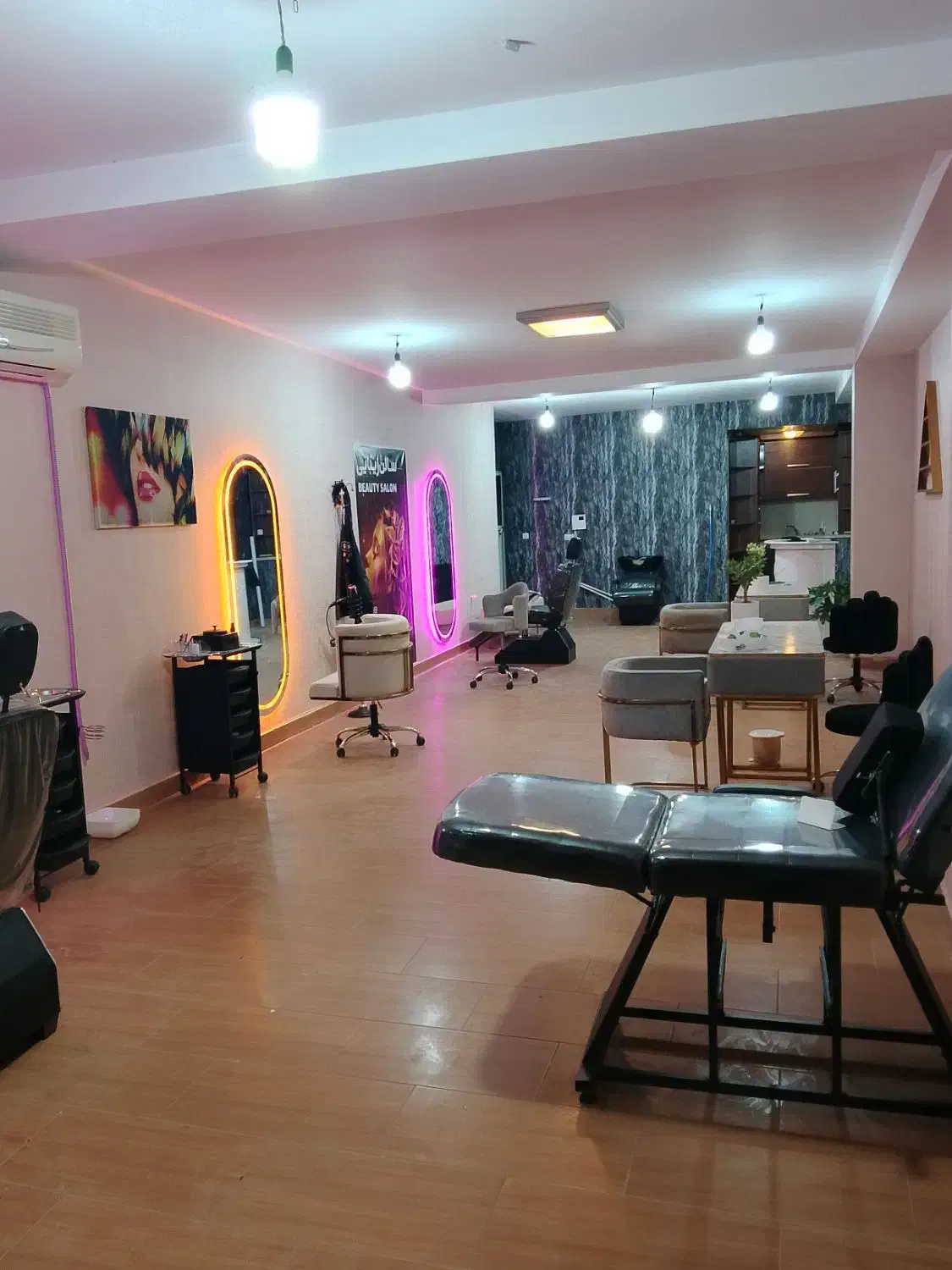 کلیه وسایل سالن یکجا به فروش میرسد|آرایشگاه و سالن‌های زیبایی|کرج, شاهین‌ویلا|دیوار