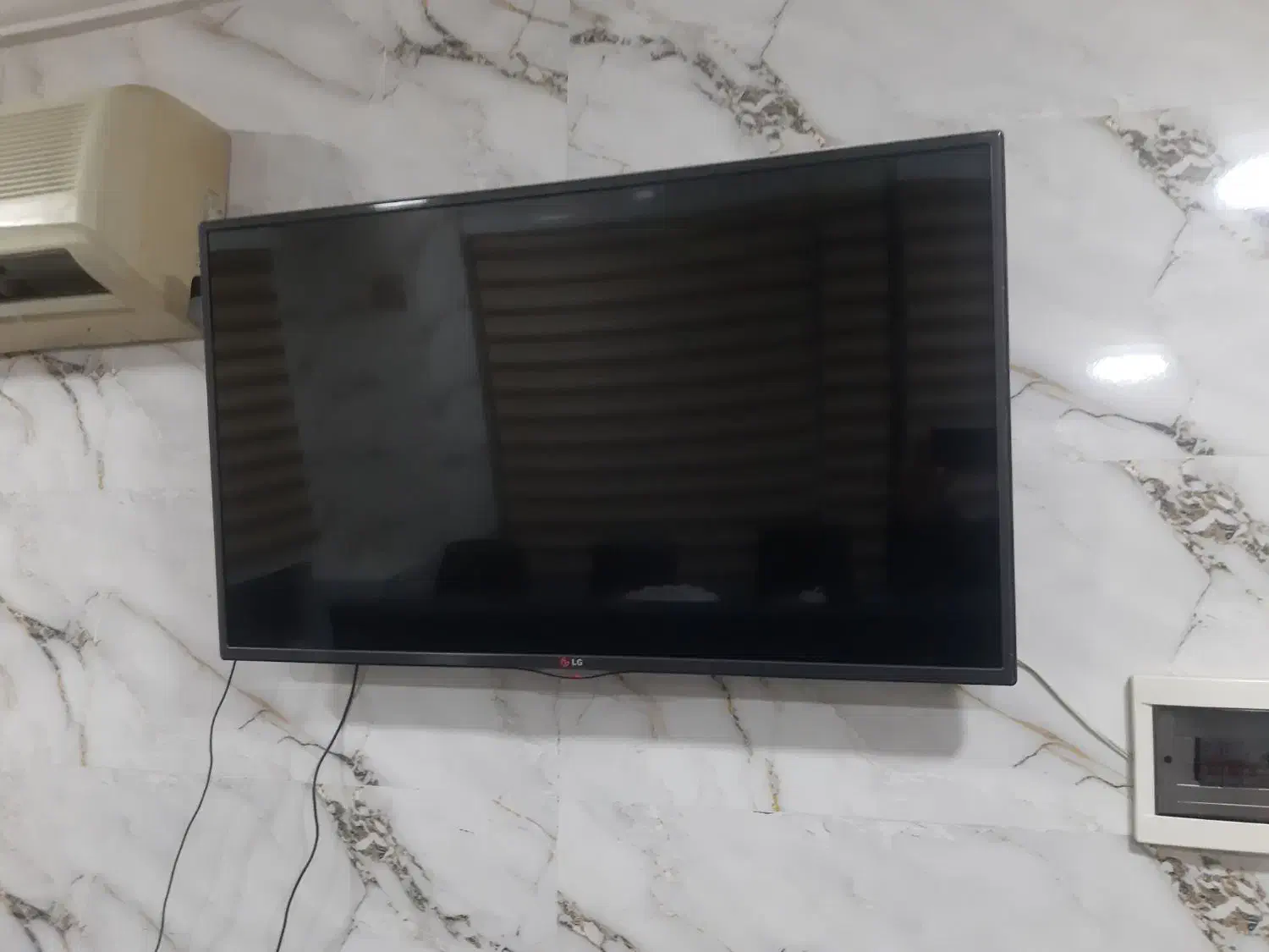 تلویزیون ال جی ۴۶ اینچ|تلویزیون و پروژکتور|پرند, فاز ۳|دیوار