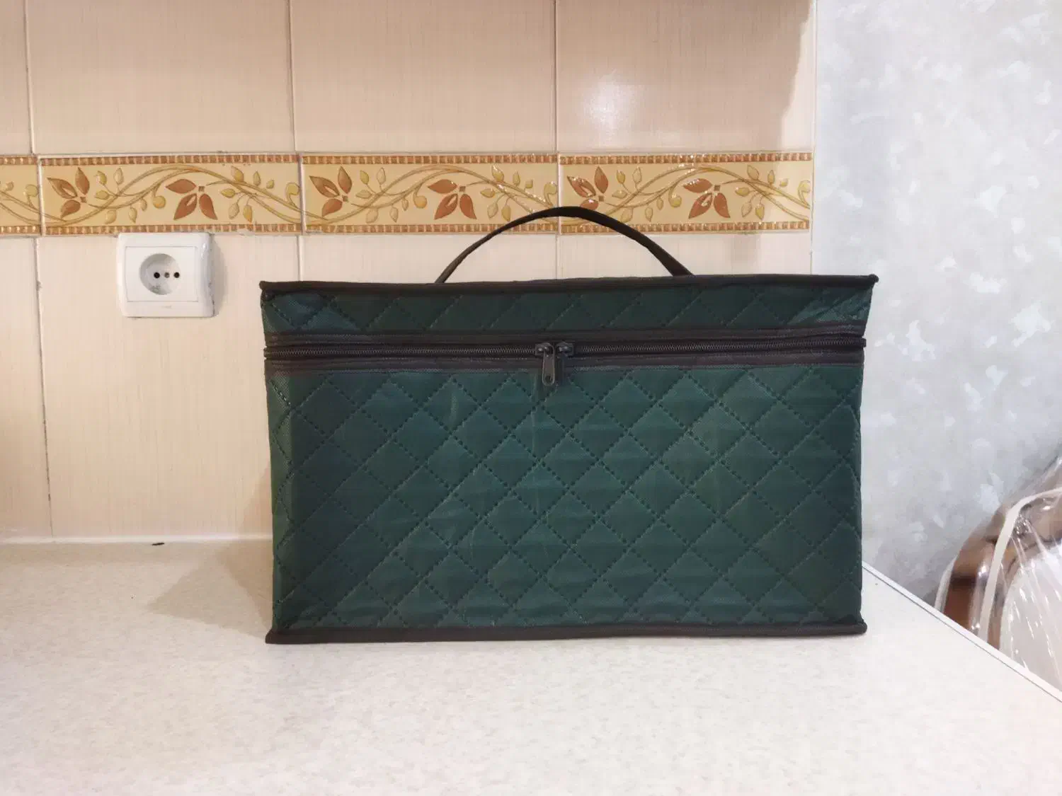 کیف|کیف، کفش، کمربند|تربت‌حیدریه, آغوی|دیوار