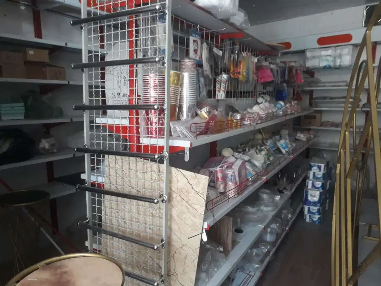 تم تولد و اجناس یکبار مصرف|ظروف نگهدارنده، پلاستیکی، یک‌بارمصرف|لنجان, |دیوار