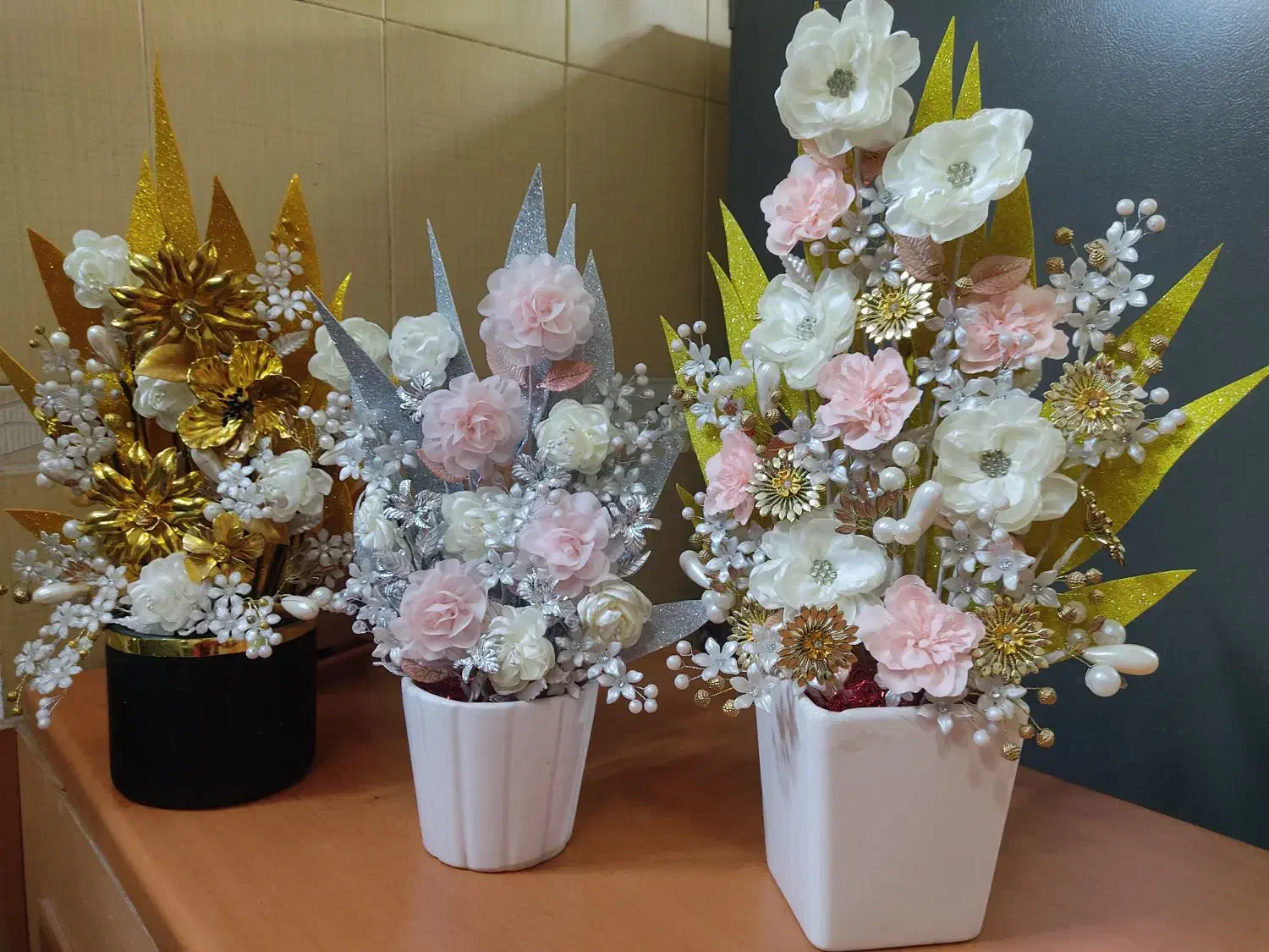 هدیه روز مادر گلدان کریستالی هدیه روز مادر|صنایع دستی و سایر لوازم تزئینی|کرمان, |دیوار