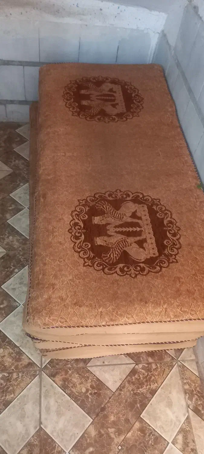 پشتی|پشتی|شیراز, شریفآباد|دیوار