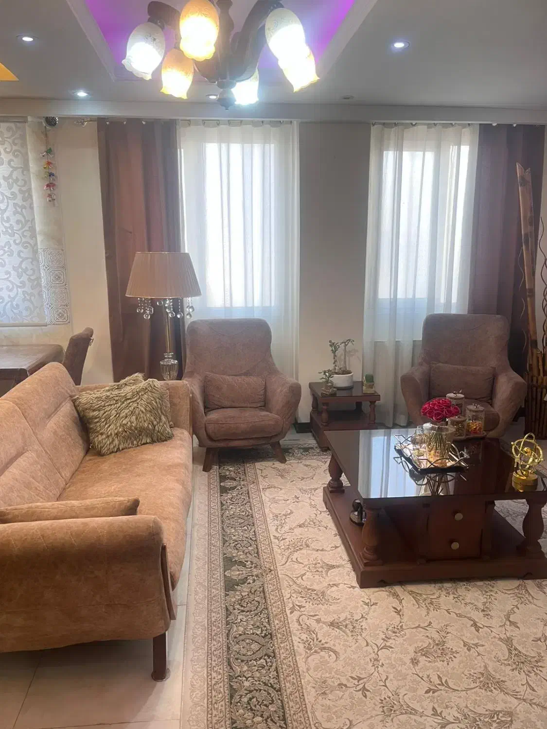 مبل ۵ نفره به همراه ناهار خوری سالم بدون هیچ ایراد|مبلمان خانگی و میز عسلی|تهران, نازی‌آباد|دیوار