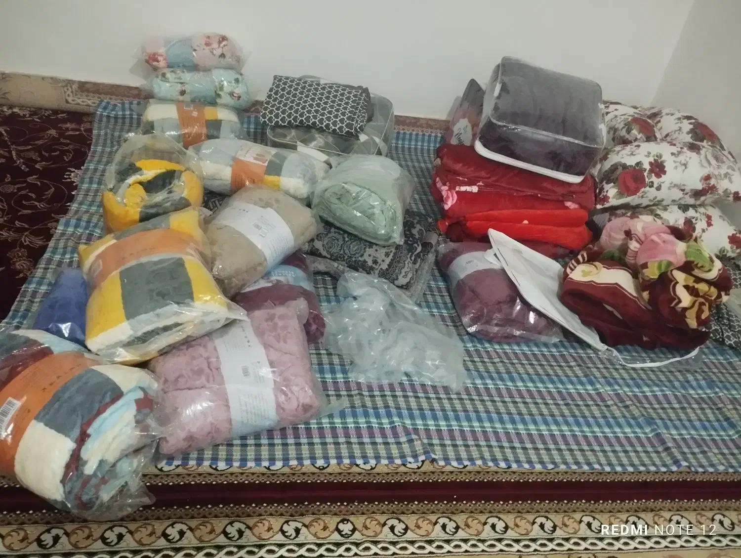 پتو عمده|رختخواب، بالش، پتو|الشتر, |دیوار