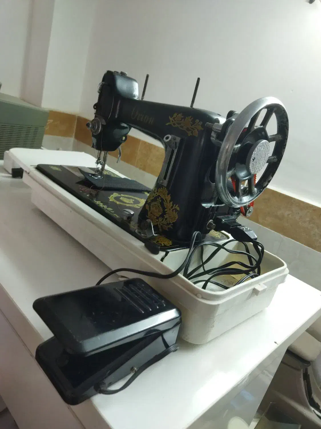 چرخ خیاطی پدال دار برقی سالم تمیز|چرخ خیاطی و ریسندگی|آزادشهر, |دیوار