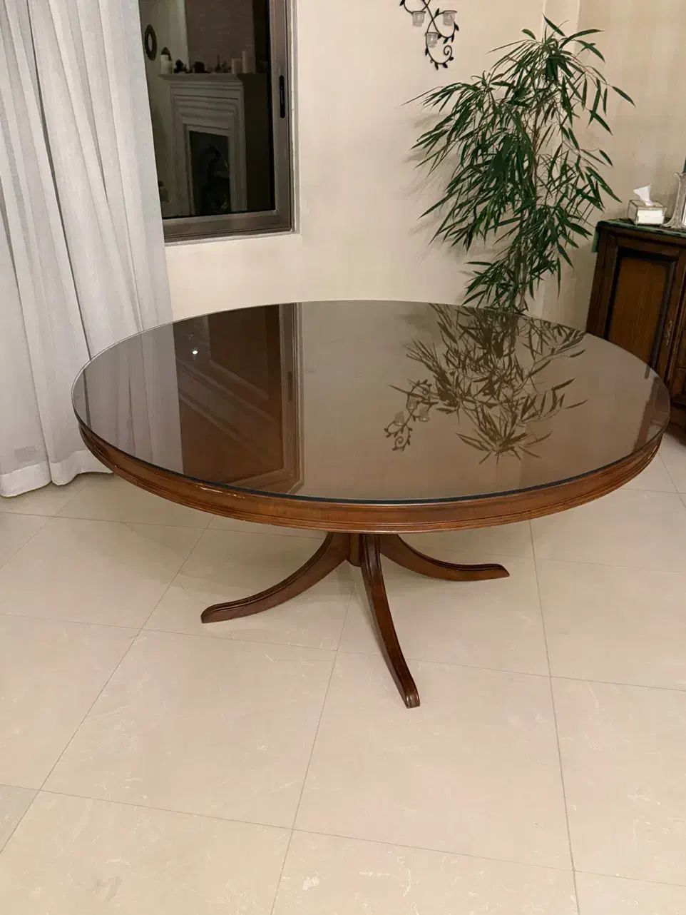 میز چوبی گرد ۸ نفره بدون‌صندلی|میز و صندلی غذاخوری|تهران, زعفرانیه|دیوار