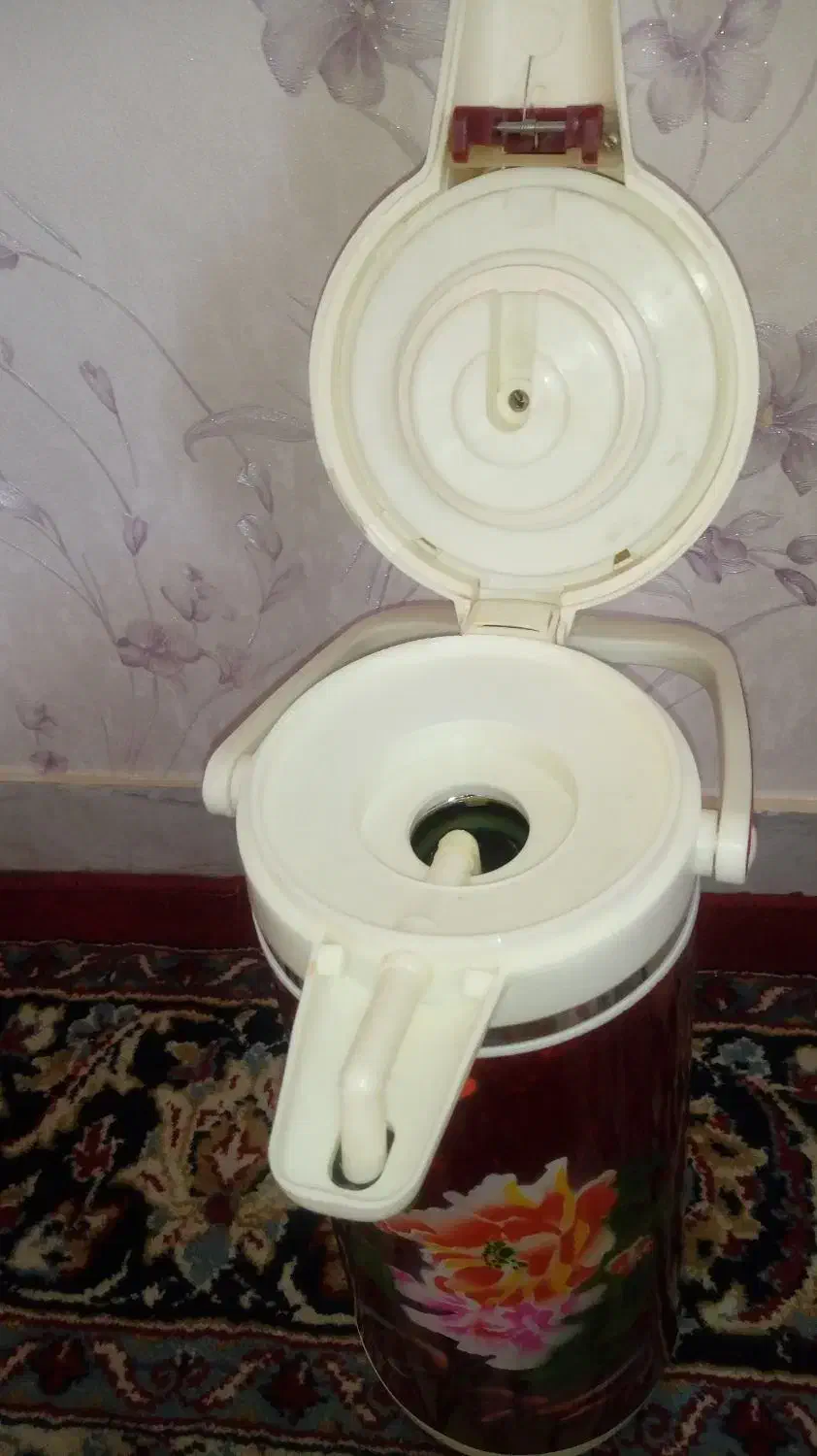 فلاسک ۲ لیتری قدیمی|قوری، کتری، قهوه‌ساز دستی|فولادشهر, C4|دیوار