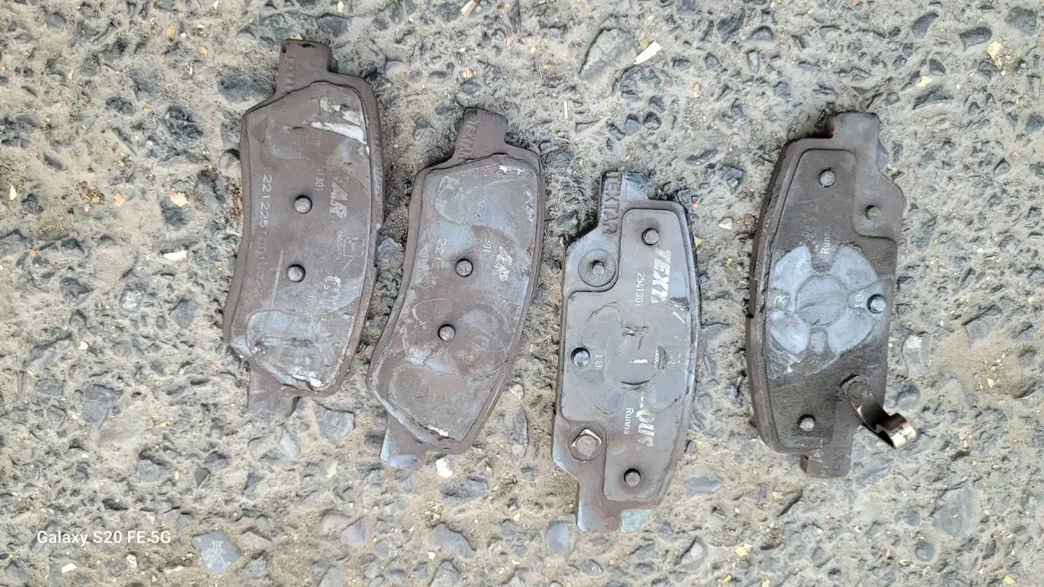 دیسک ترمز و لنت چرخ عقب ۲۰۷  فابریک دست دوم|قطعات یدکی و لوازم جانبی|تهران, آسمان|دیوار