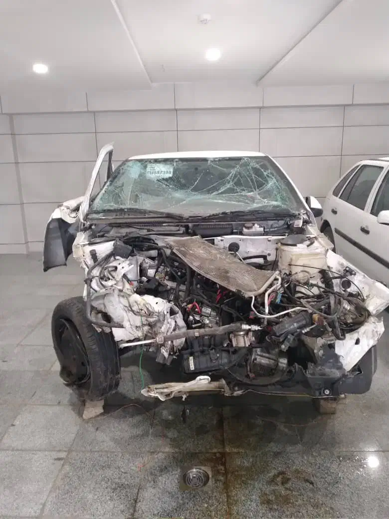 پژو پارس ۴۰۲ تصادفی|خودرو سواری و وانت|همدان, |دیوار