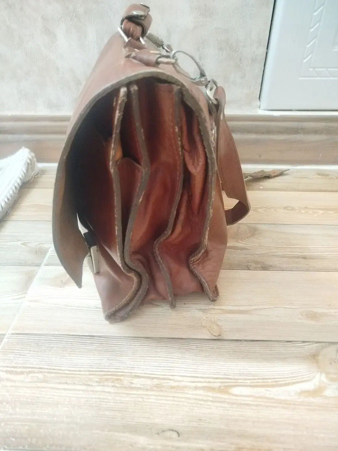 کیف چرم نوین|کیف، کفش، کمربند|پاکدشت, پاکدشت (مامازند)|دیوار