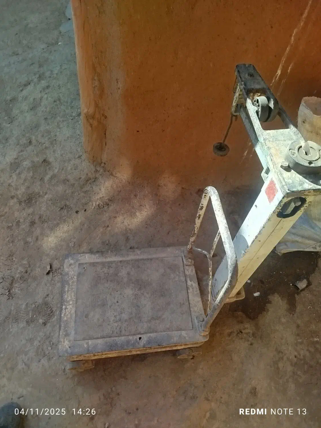 باسکول 100کیلویی|ابزارآلات|کبودرآهنگ, |دیوار