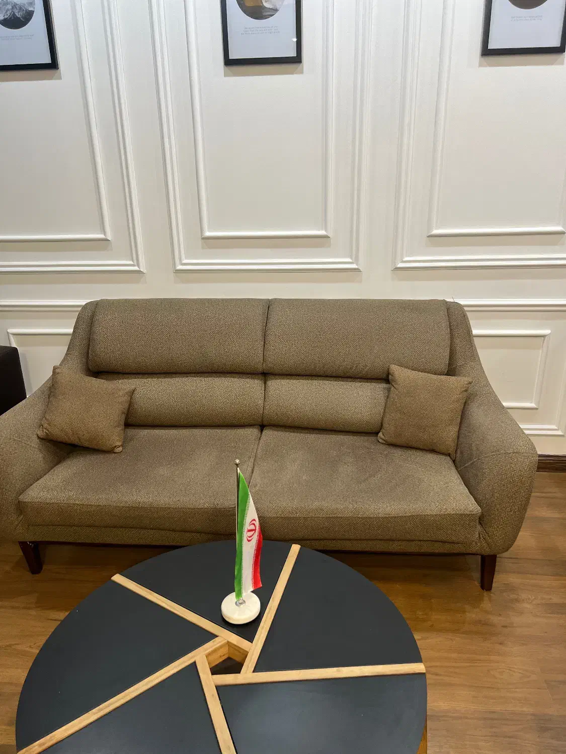 مبل راحتی سه نفره مینیمال اداری خانگی|مبلمان خانگی و میز عسلی|تهران, قبا|دیوار