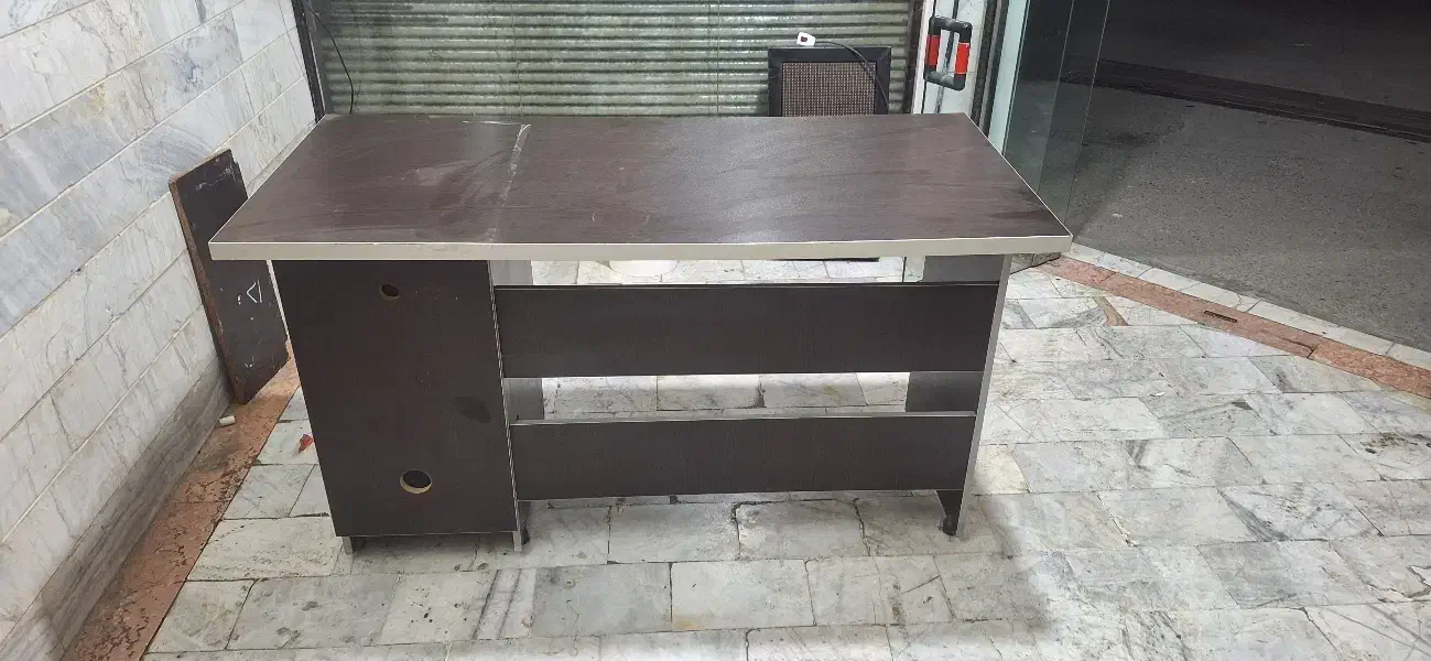 میز|مبلمان اداری|ساری, |دیوار