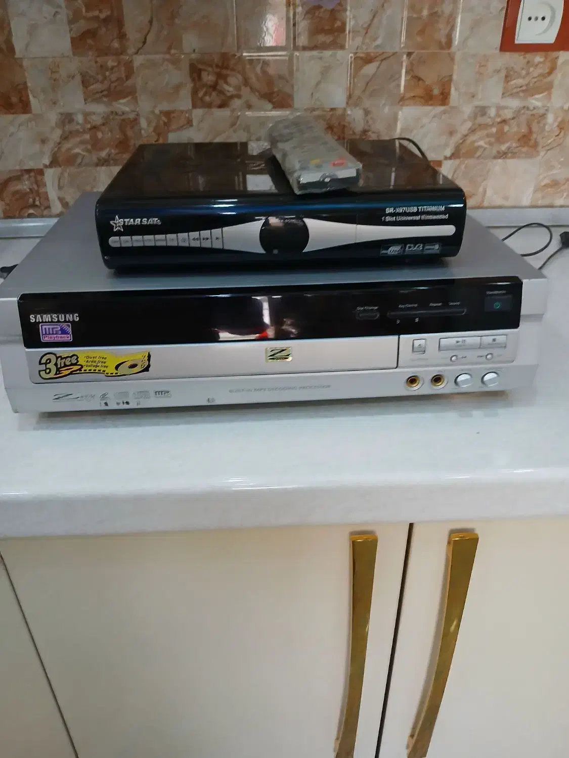 دستگاه سی دی سه دیسک|پخش‌کننده DVD و ویدیو|زاهدان, |دیوار