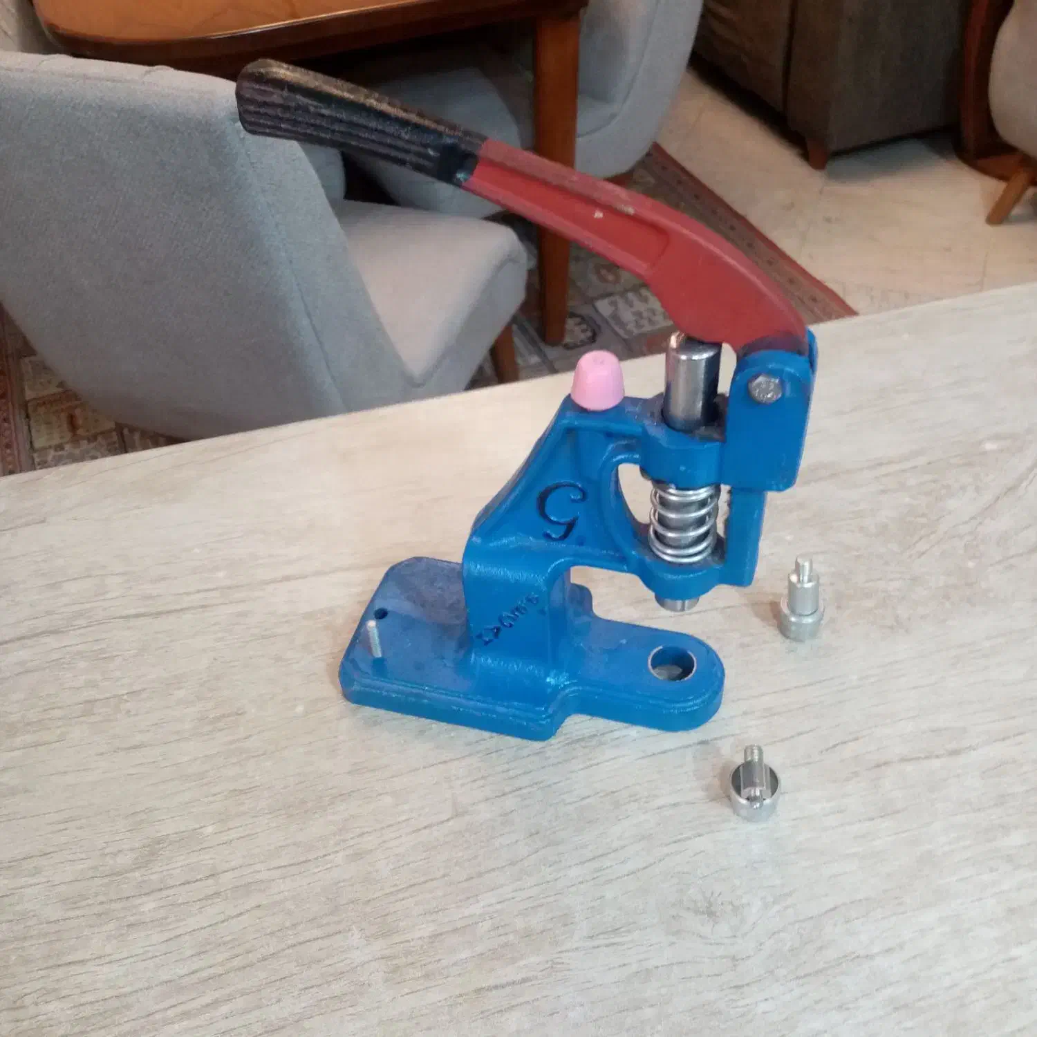 دکمه زن|لوازم خیاطی و بافتنی|تهران, نارمک جنوبی|دیوار