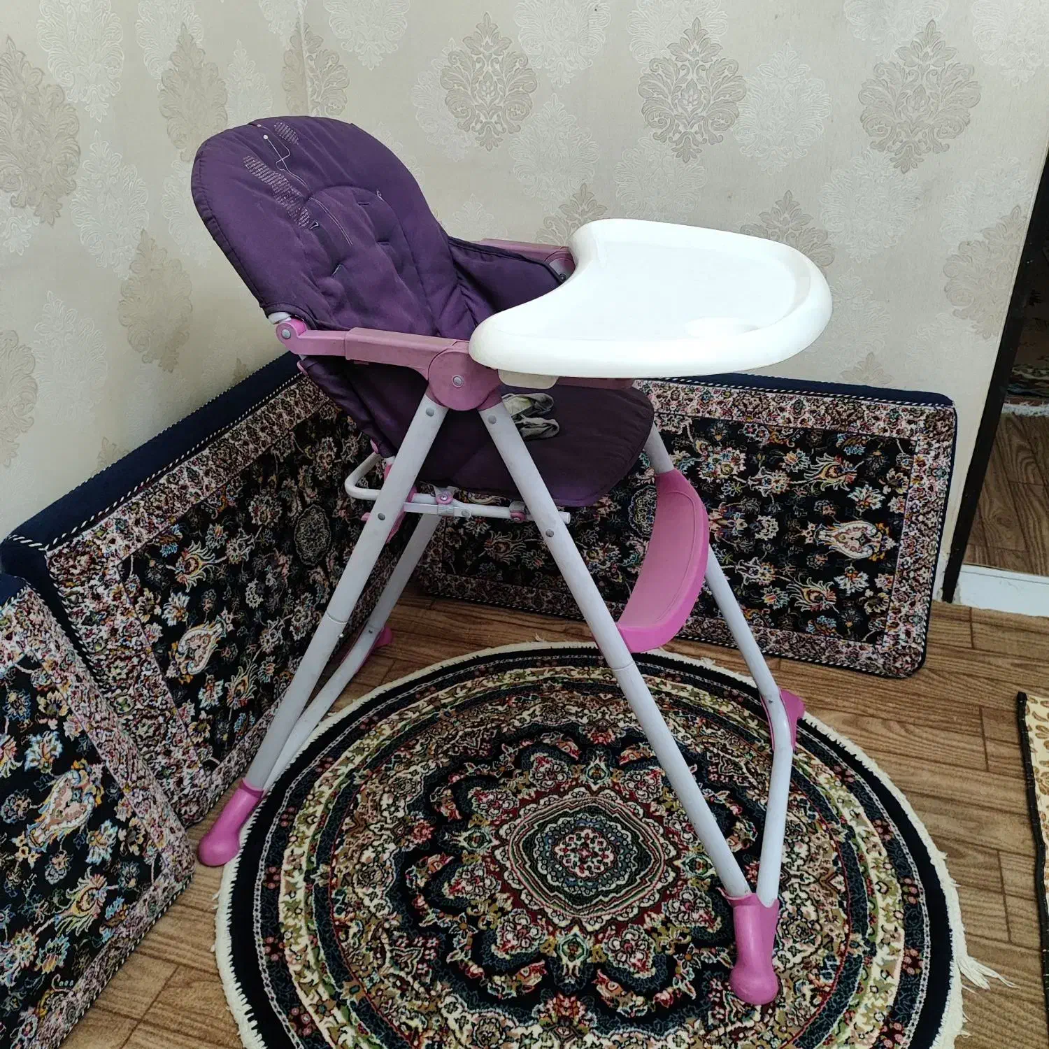 صندلی غذای کودک|تخت و صندلی بچه|باقرشهر, |دیوار