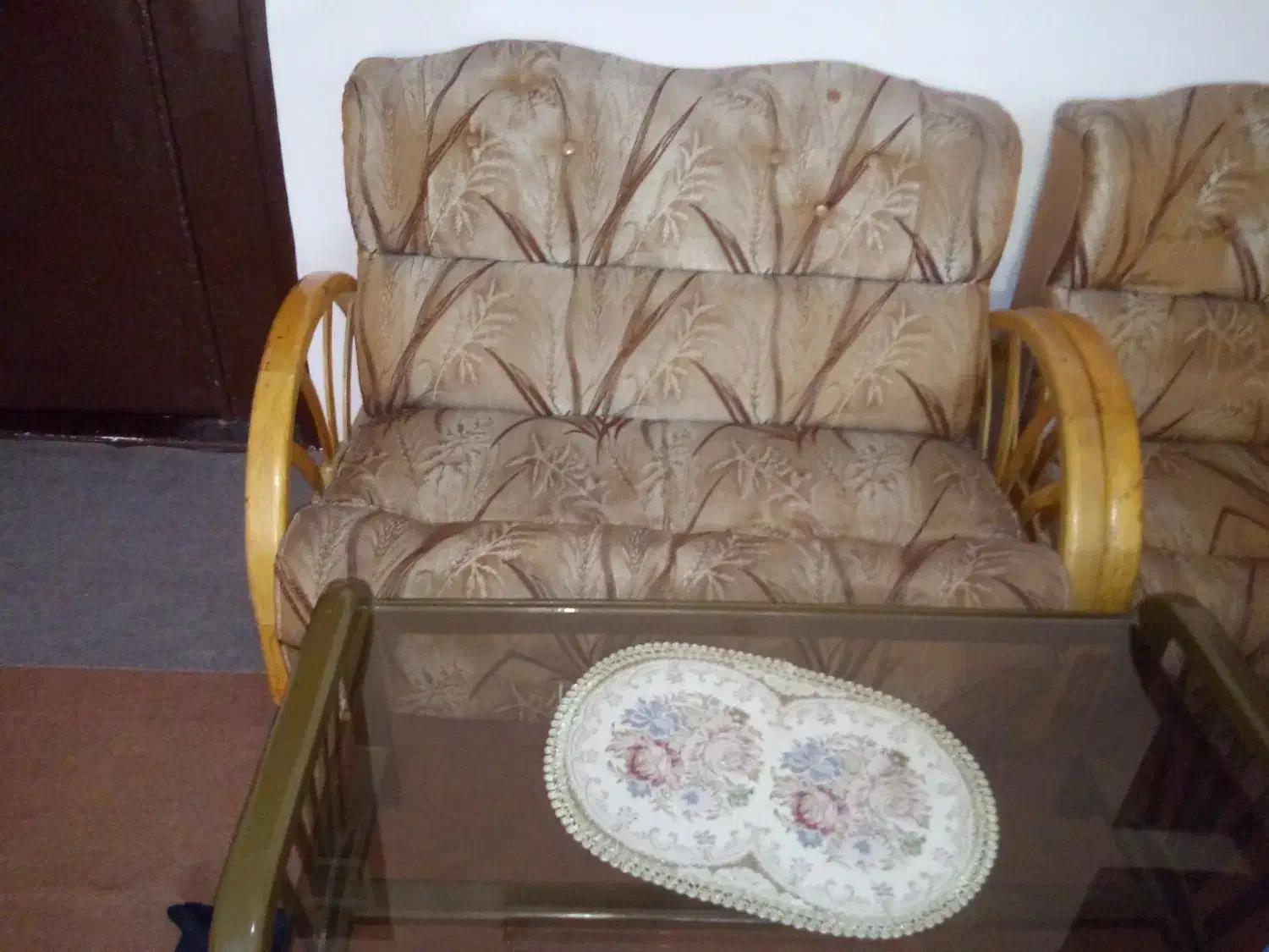 دو دست مبل راحتی و سلطنتی|مبلمان خانگی و میز عسلی|قوچان, |دیوار