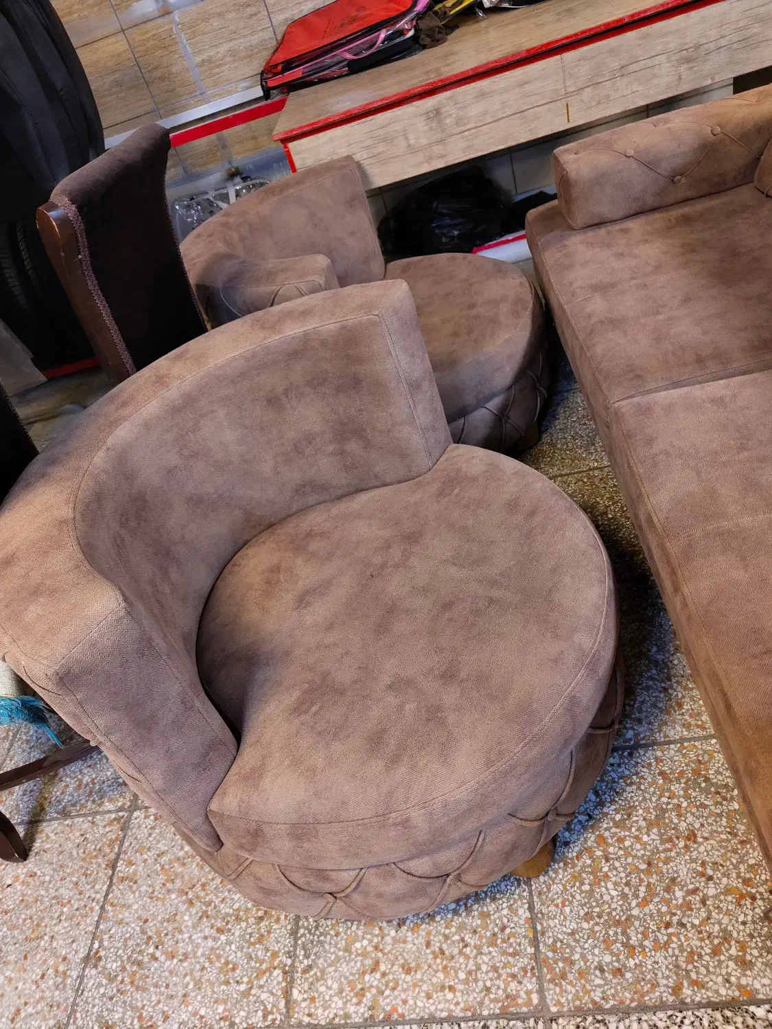 مبل|مبلمان خانگی و میز عسلی|شیراز, فخرآباد (دروازه کازرون)|دیوار