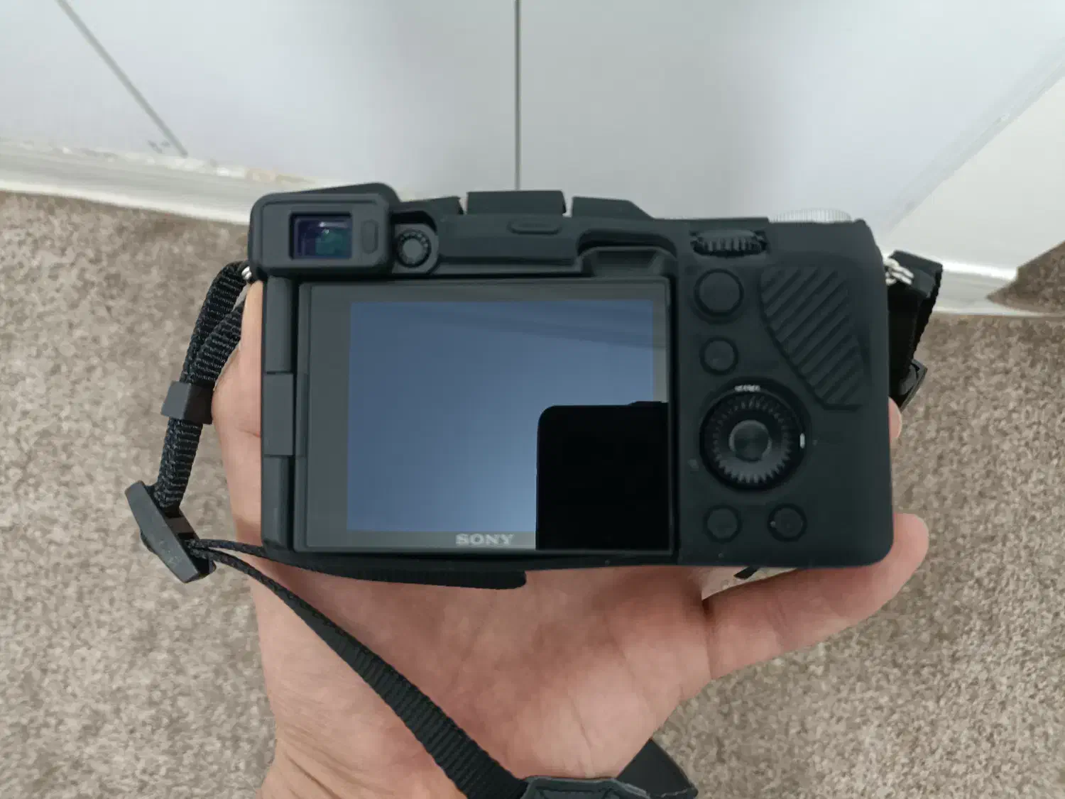 بادی دوربین a7c در حد آکبند فقط ۴۰ شات|دوربین عکاسی و فیلم‌برداری|بوشهر, |دیوار