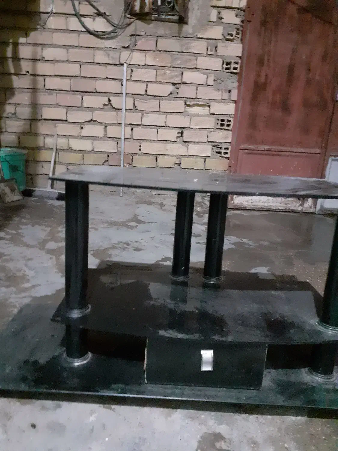 یک عدد میز زیرتلویزیون به فروش میرسد|میز تلویزیون|مسجد سلیمان, |دیوار