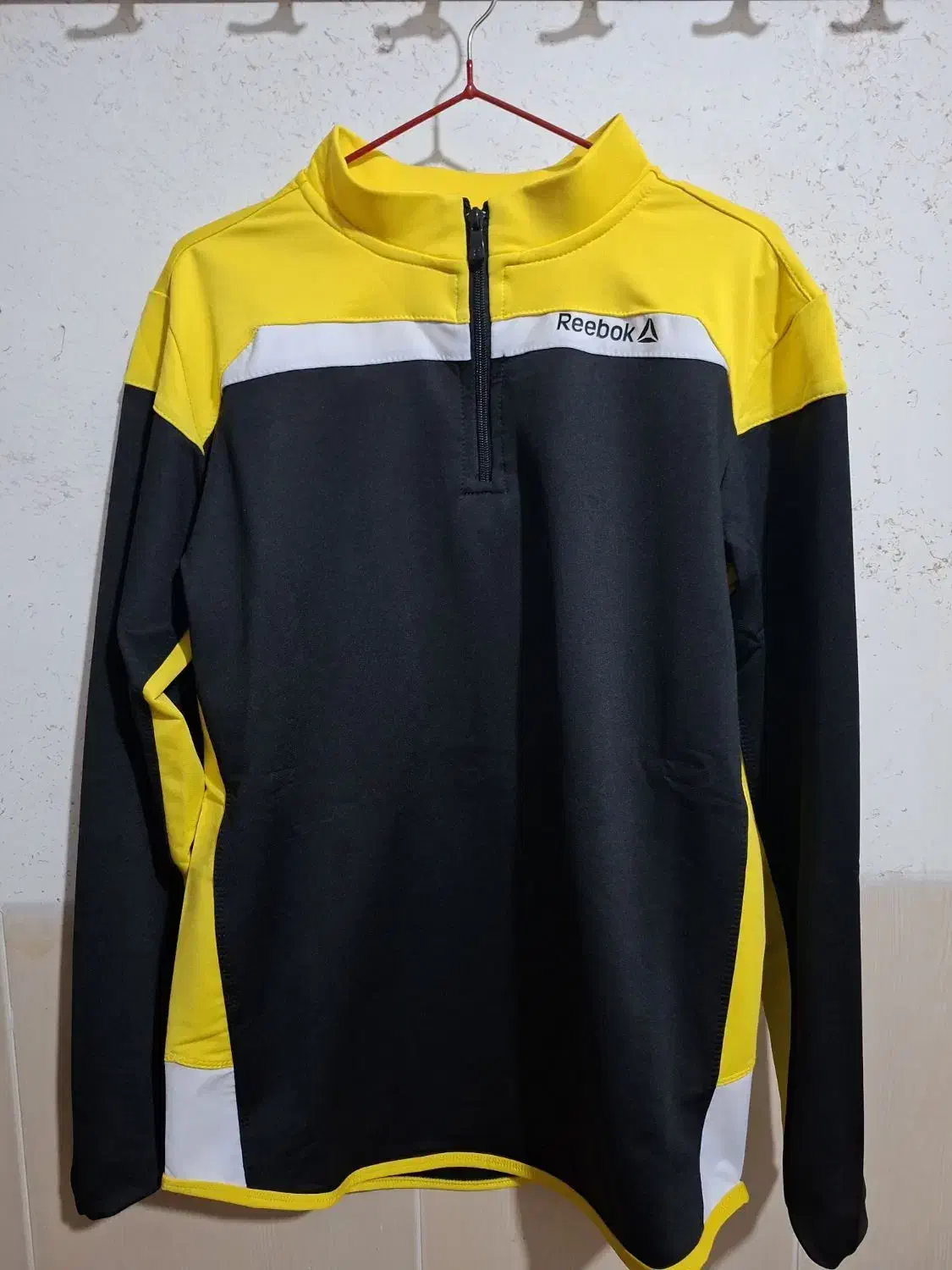 لباس ورزشی|لباس|اصفهان, پوریای ولی|دیوار