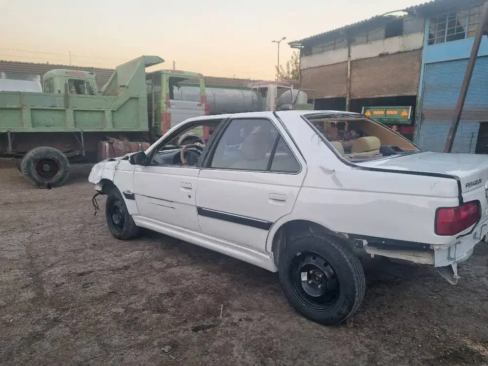 پارس تیوفایو 402 تصادفی|خودرو سواری و وانت|شیراز, ترمینال باربری|دیوار