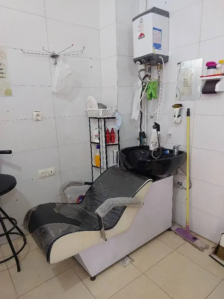 صندلی اصلاح وسرشور آرایشگاه زنانه|آرایشگاه و سالنهای زیبایی|شاهینشهر, فدک|دیوار