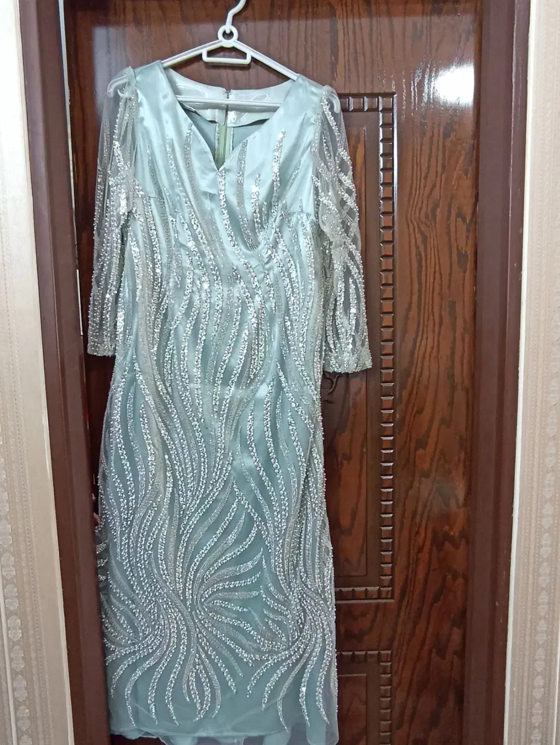 لباس مجلسی|لباس|مشهد, کارده|دیوار