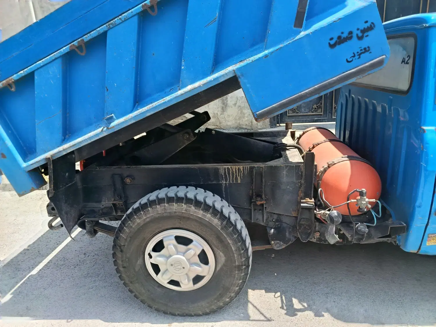 نیسان عتیقه بالا پایین صفر لاستیک خاوری انژکتور|خودرو سواری و وانت|کرمانشاه, |دیوار