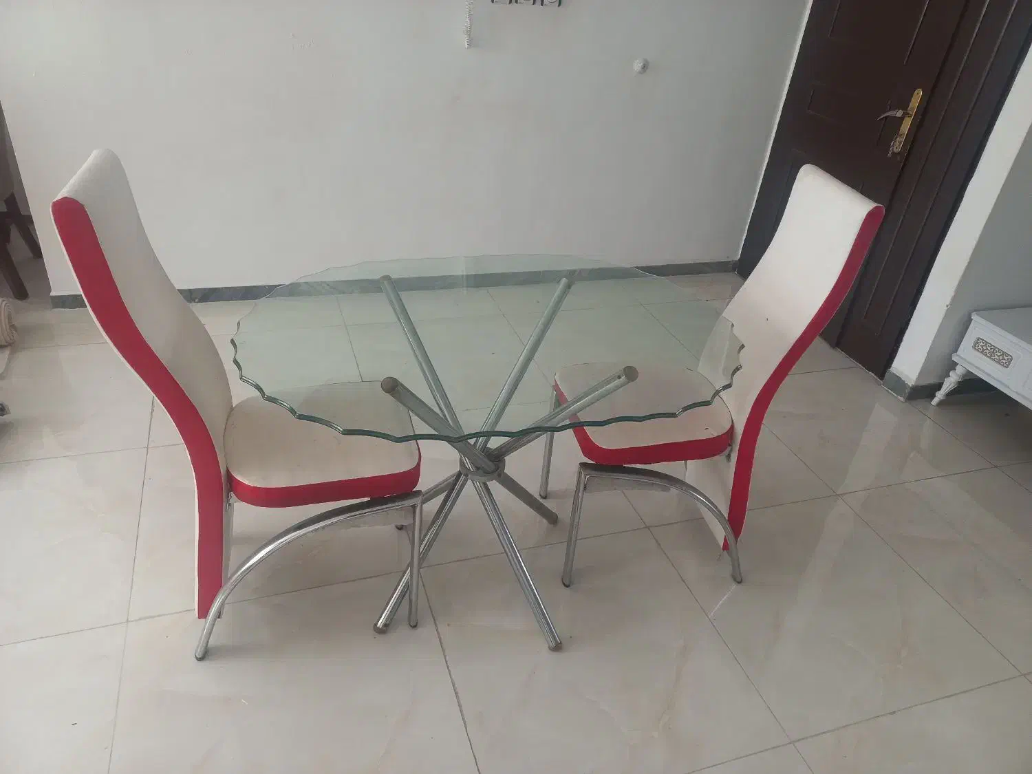 میز نهارخوری دو نفرە شیک|میز و صندلی غذاخوری|سنندج, |دیوار