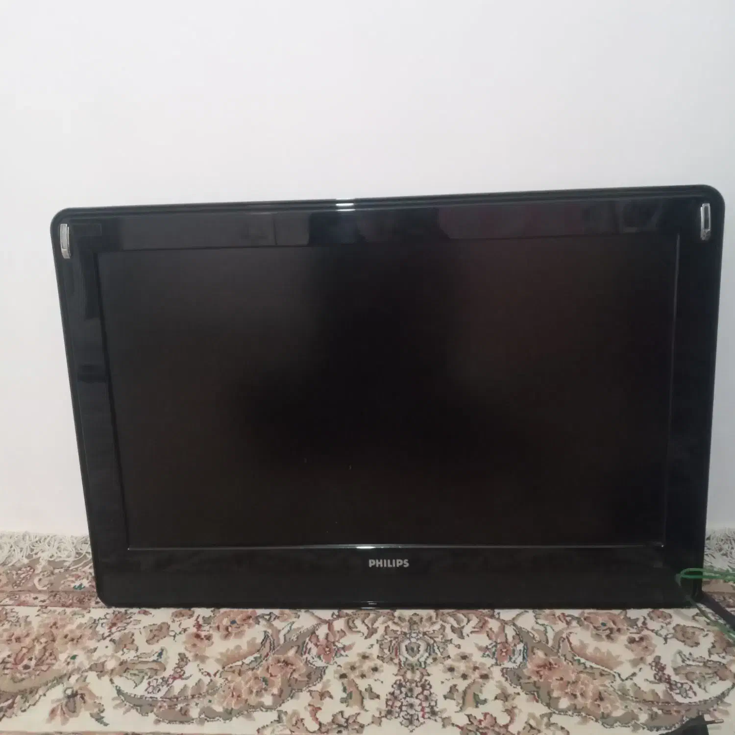 تلویزیون ۳۲ سالم|تلویزیون و پروژکتور|خرم‌آباد, |دیوار