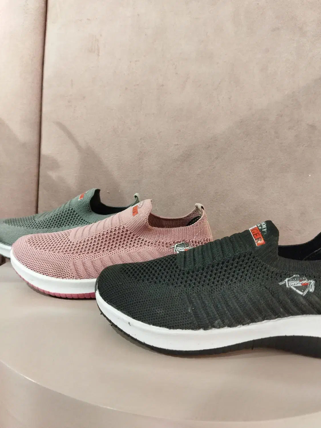 کفش اسکیچرز|کیف، کفش، کمربند|سبزوار, کاشفی شمالی (دادگستری)|دیوار