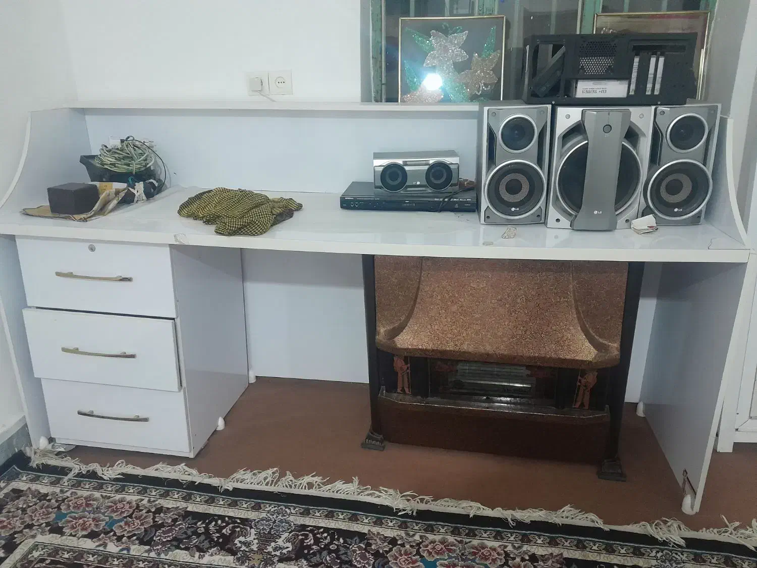 قفسه دیواری و میز کار برای انواع مشاغل|کتابخانه، شلف، قفسه‌های دیواری|جوانرود, |دیوار