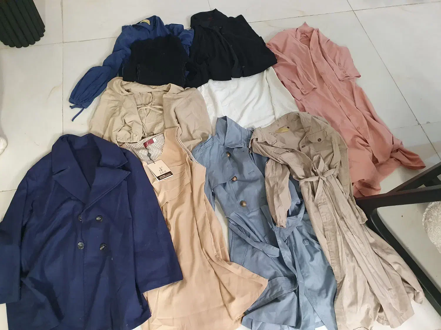 حراج مانتو 10 عدد با هم هفتصد هزار|لباس|شاهینشهر, مخابرات (شهید بهشتی)|دیوار