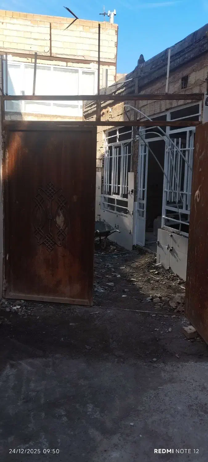 انشعاب برق|فعالیت داوطلبانه|نیشابور, پاستور|دیوار