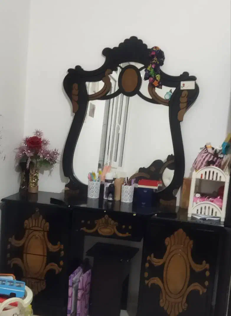 تخت خواب با اینه و کنسول و جا کفشی کشویی|تخت و سرویس خواب|بیجار, |دیوار