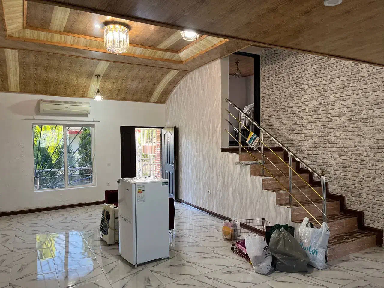 ویلانیم پیلوت شهرکی دنج نزدیک دریاچه|فروش خانه و ویلا|تهران, تهرانپارس جنوبی|دیوار