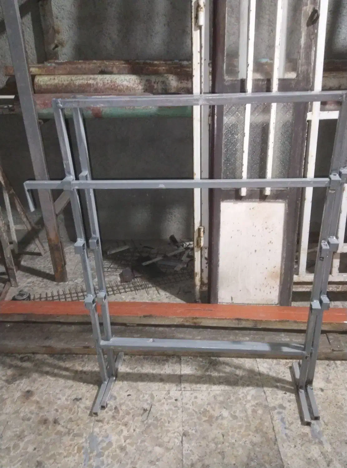 پایه ور|بندرخت و رختآویز|اهر, |دیوار