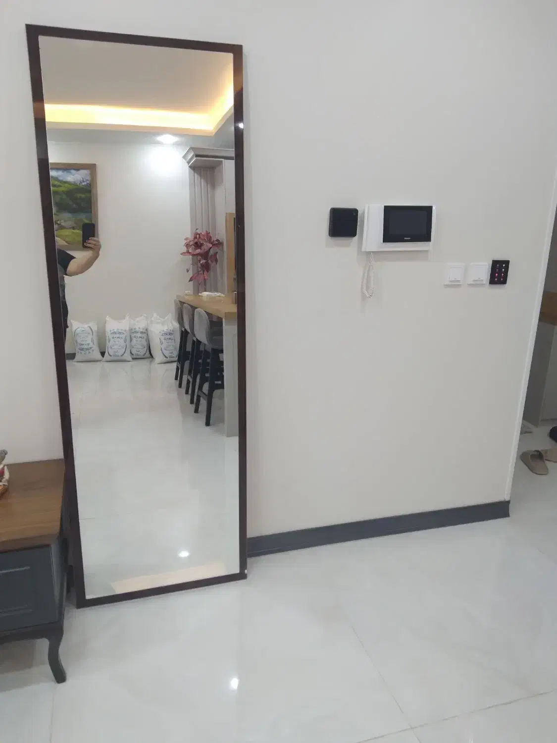 آیینه قدی|آینه|فردیس, خیام غربی|دیوار