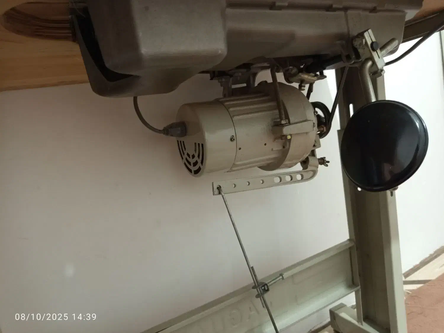 چرخ راسته صنعتی|چرخ خیاطی و ریسندگی|بشاریات, |دیوار