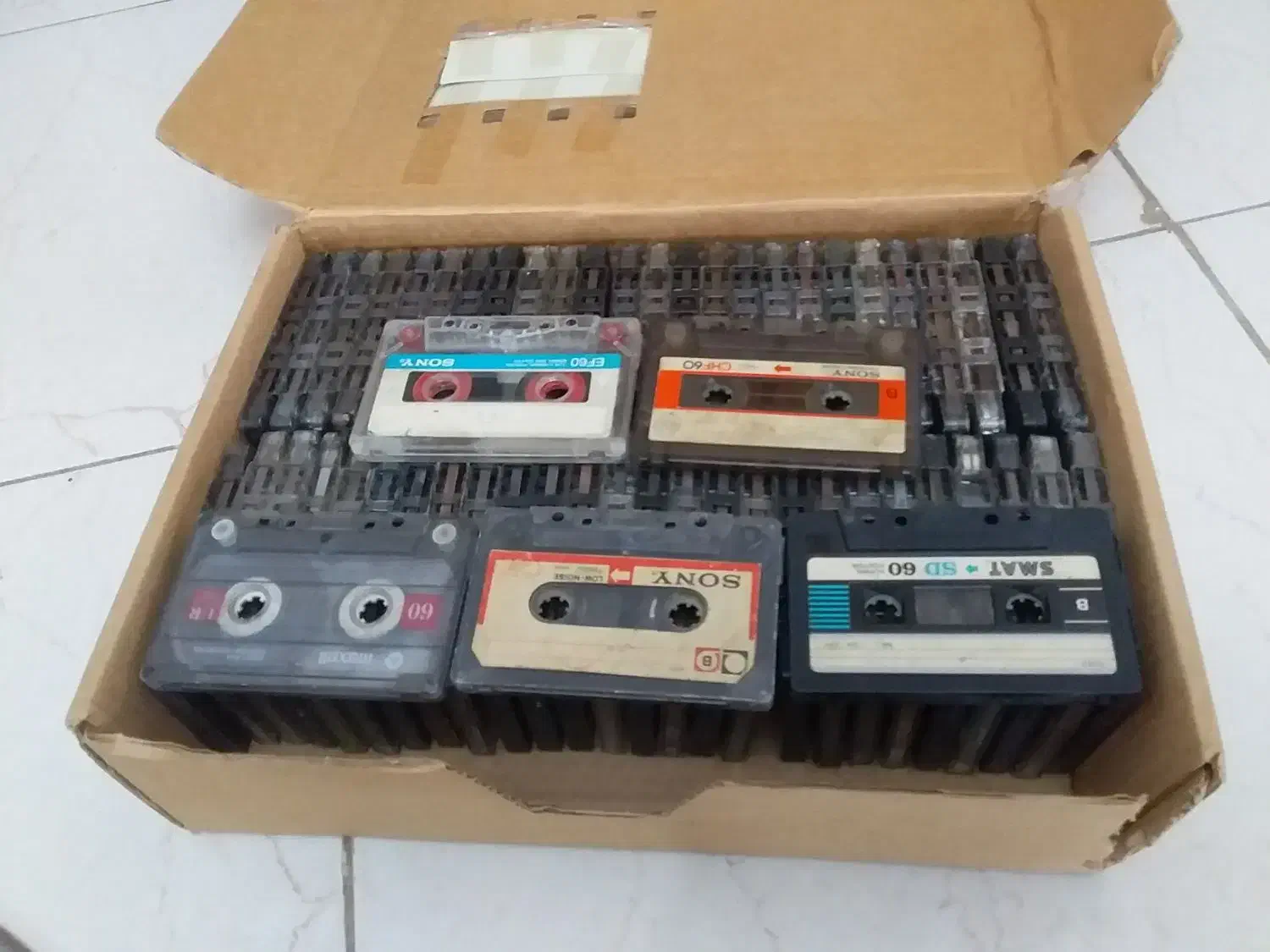 تعدادی نوار کاست سالم قدیمی معاوضه باابزار|فیلم و موسیقی|هشتگرد, فاز ۲ مهستان|دیوار