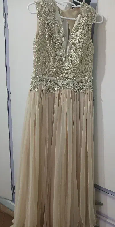 لباس مجلسی|لباس|گالیکش, |دیوار