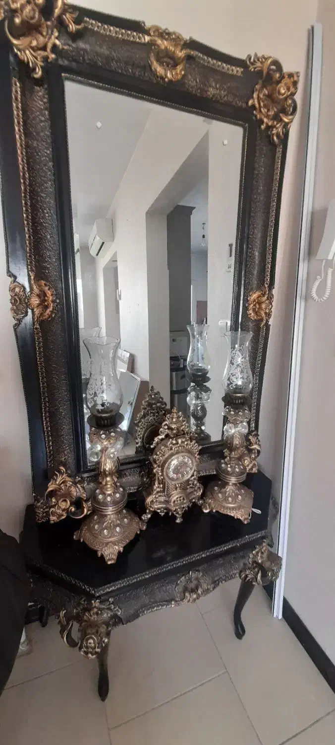 اینه و شمعدان|آینه|پردیس, فاز ۳|دیوار