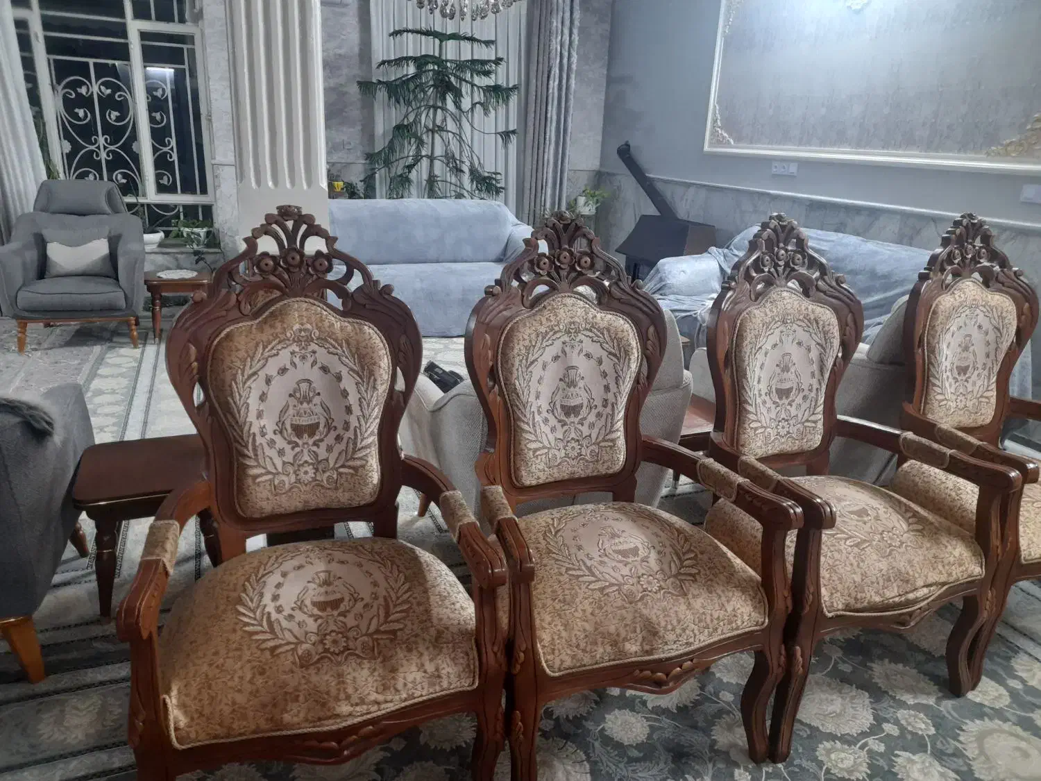 مبلمان ۹ نفره سلطنتی چوب راش سالم وتمیز|مبلمان خانگی و میز عسلی|قوچان, |دیوار