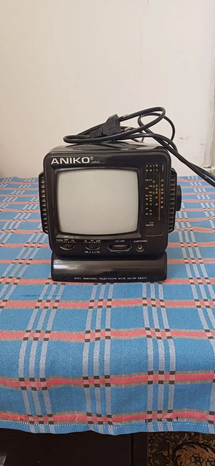 تلویزیون نوستالوژی|تلویزیون و پروژکتور|دورود, |دیوار