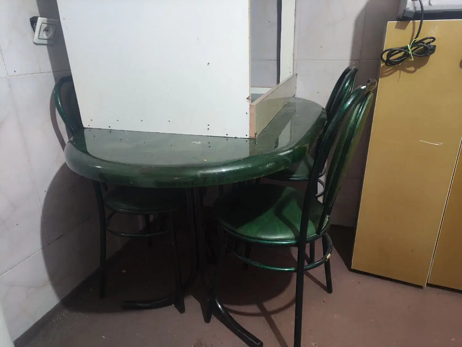 لوازم منزل گاز تستر ماشین لباسشویی میز ناهار خوری|مبلمان خانگی و میز عسلی|مشکیندشت, |دیوار