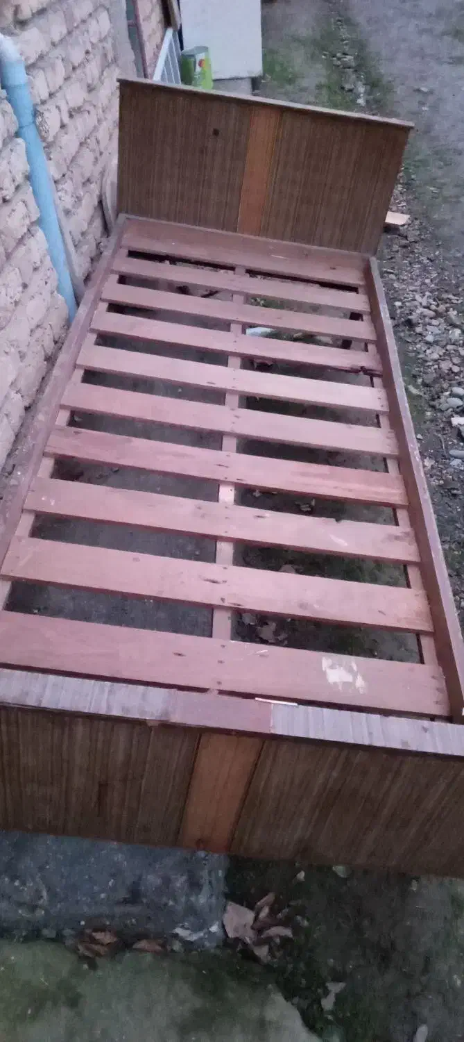 تخت ینفر|تخت و سرویس خواب|رشت, نظری|دیوار