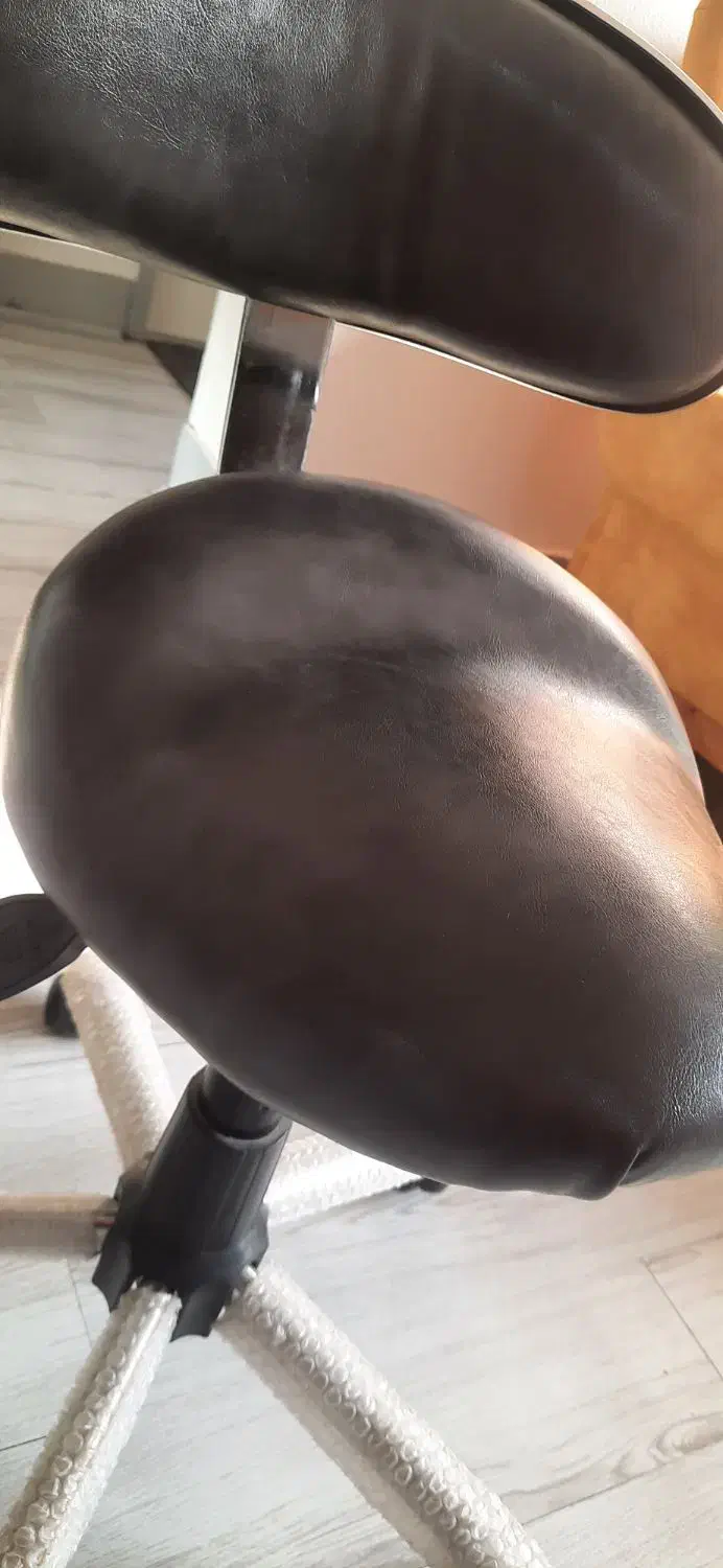 صندلی|صندلی و نیمکت|شاهین‌شهر, عطار|دیوار