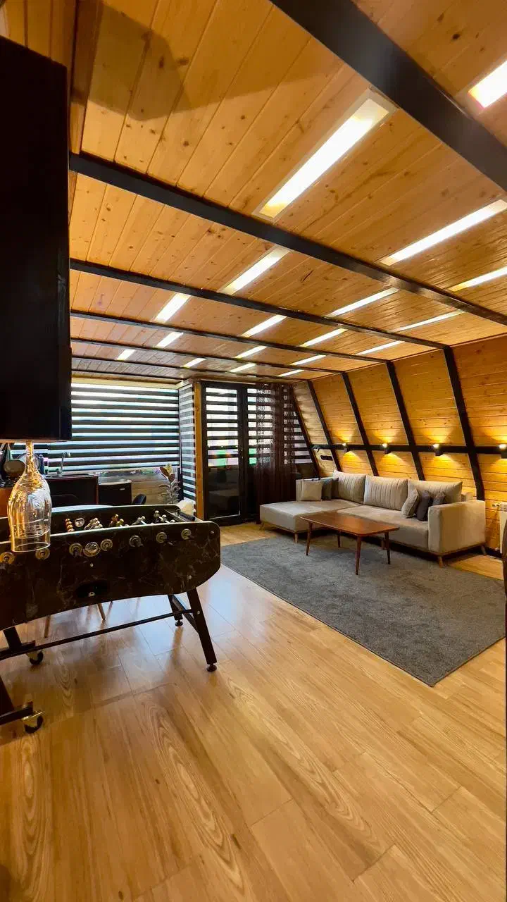 اجاره کلبه سوئیسی دوخواب(کد حمید)|اجارهٔ کوتاهمدت ویلا و باغ|بندر انزلی, نامجو|دیوار