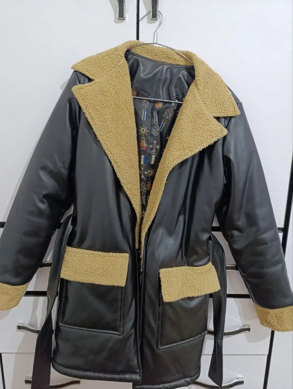 کت چرم مشکی|کیف، کفش، کمربند|بروجرد, |دیوار